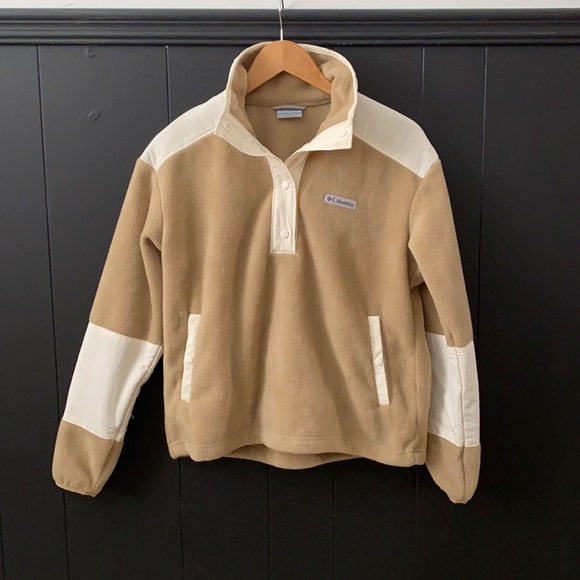 Columbia Tops - Women’s Columbia Fleece || Tan and cream || M
